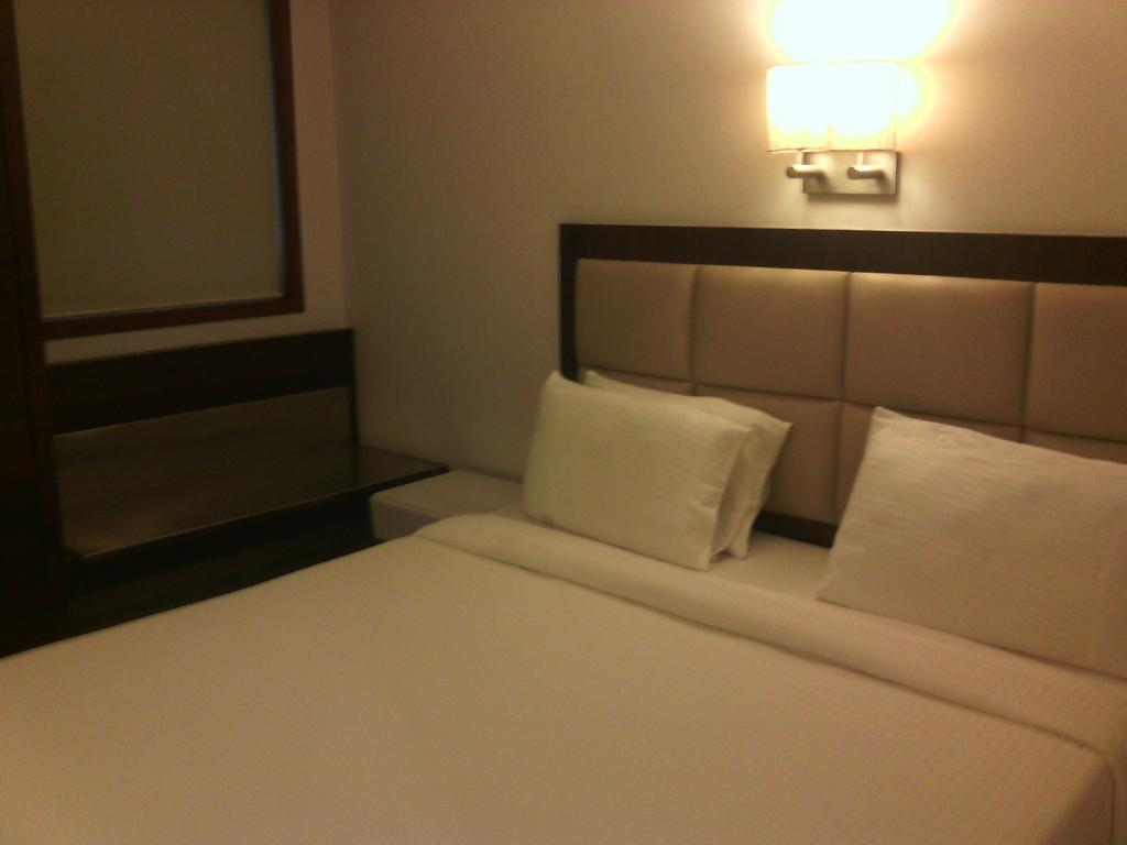 Hotel Better Home International Mumbai Room photo